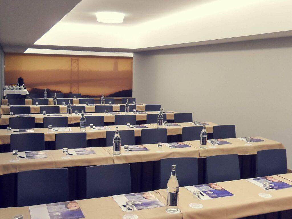 http://www.accorhotels.com/A040
