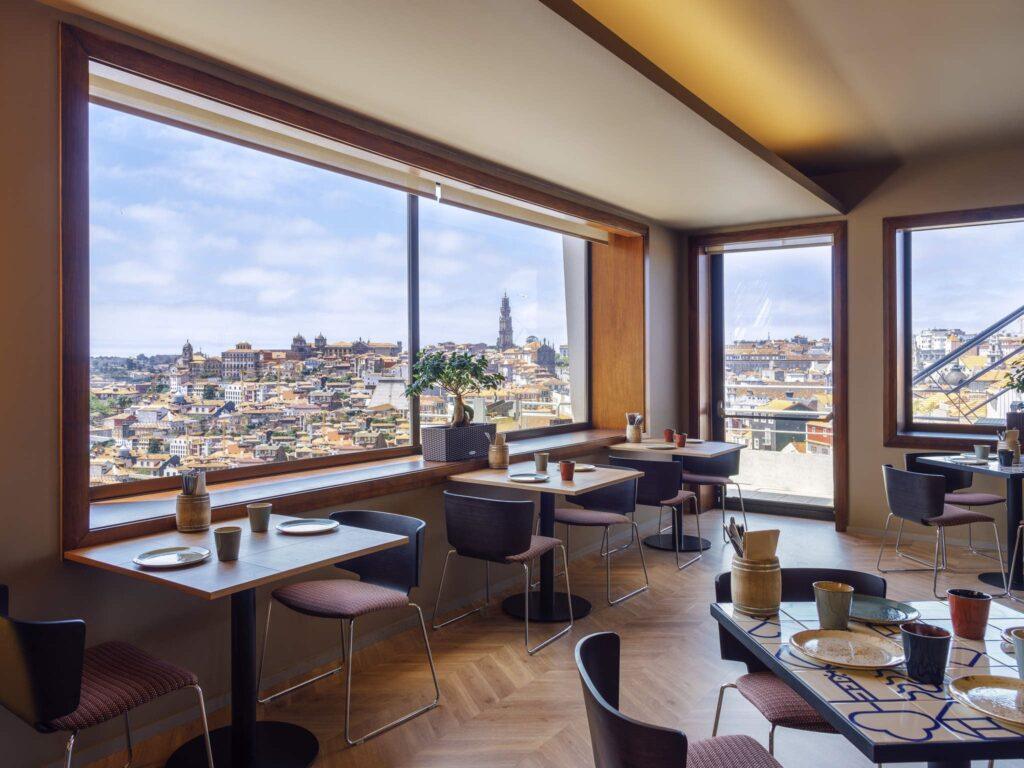 https://www.accorhotels.com/1975