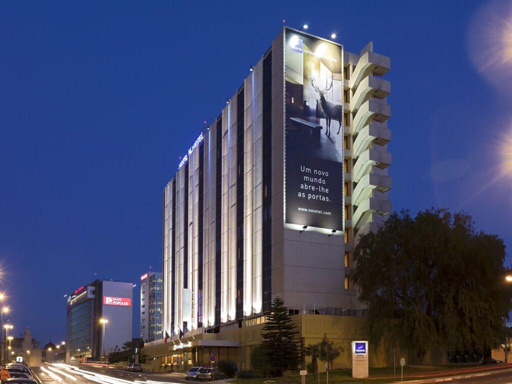 https://www.accorhotels.com/0784