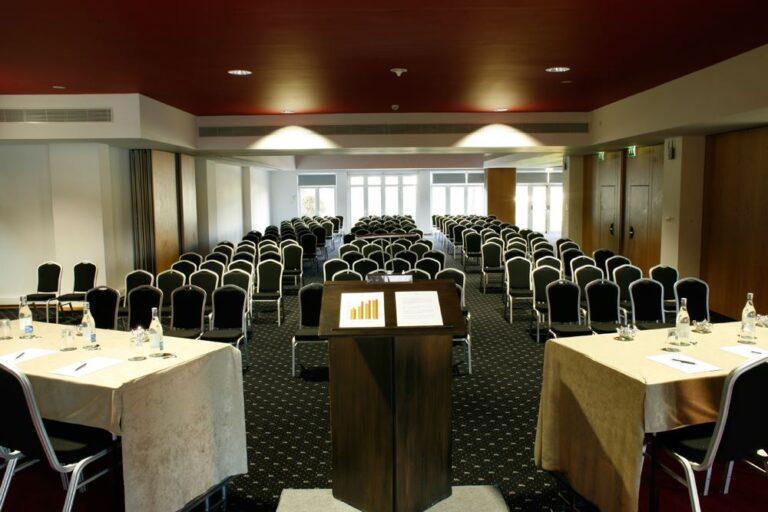onyria-quinta-marinha-cascais-1lieu1salle-meeting.jpg