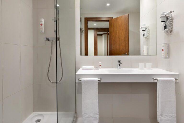 ramada-lisbon-1lieu1salle-evenement.jpg