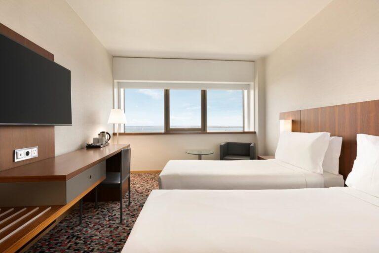 ramada-lisbon-1lieu1salle-reunion.jpg