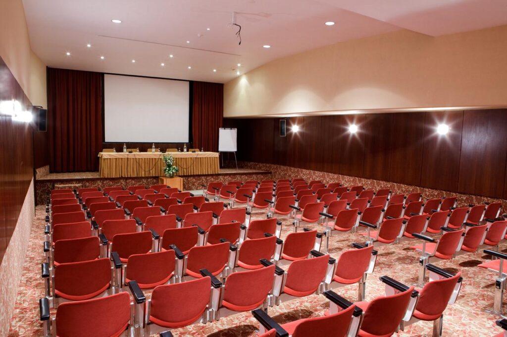 roma-hotel-lisboa-1lieu1salle-meetings.jpg