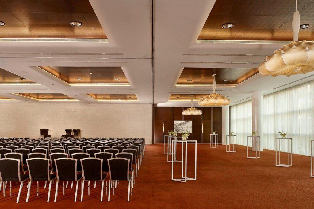 sheraton-porto-1lieu1salle-conference.jpg