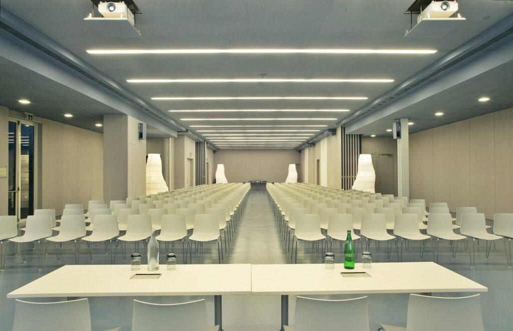 the-oitavos-1lieu1salle-conference.jpg