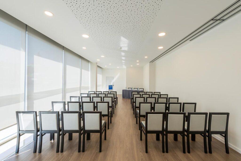 tryp-leiria-1lieu1salle-meeting.jpg