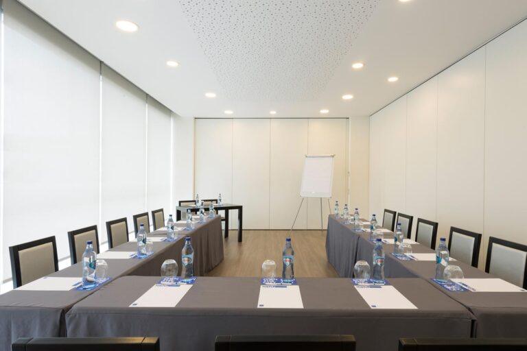 tryp-leiria-1lieu1salle-meetings.jpg