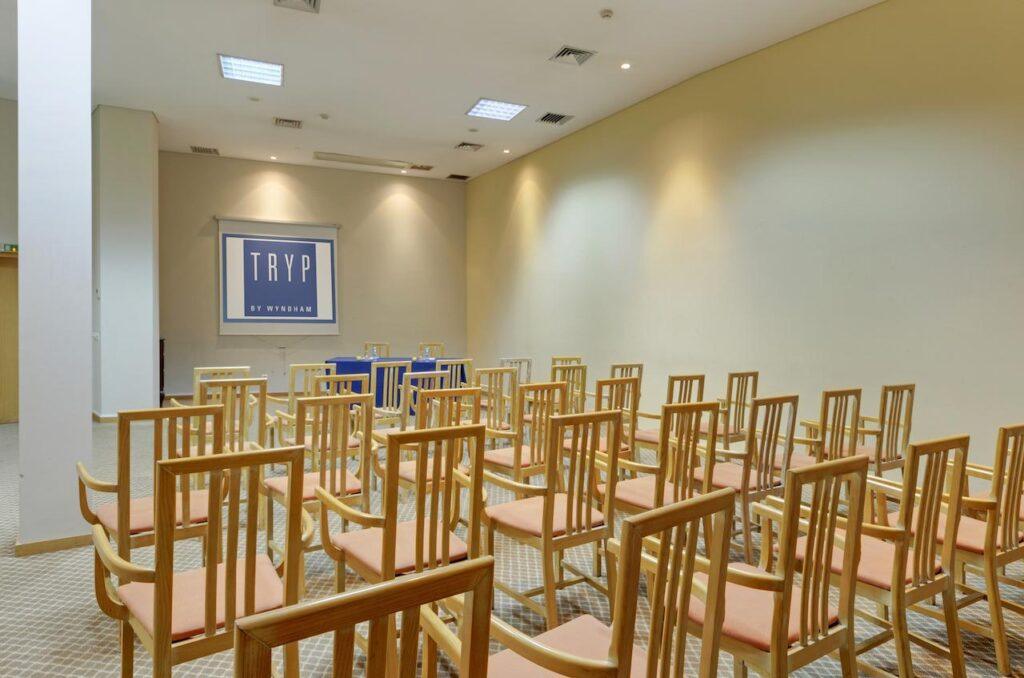 tryp-porto-centro-1lieu1salle-meeting.jpg