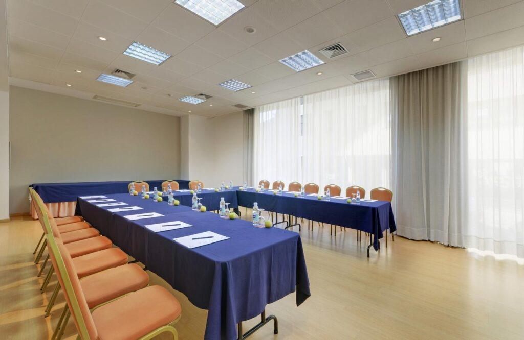 tryp-porto-centro-1lieu1salle-meetings.jpg