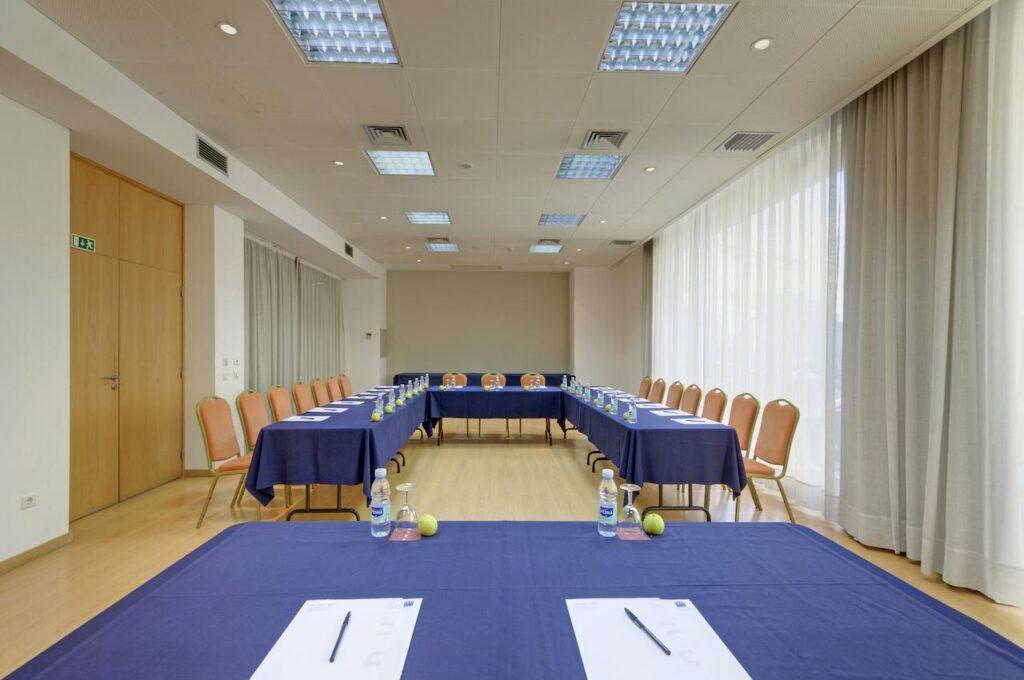 tryp-porto-centro-1lieu1salle-seminaires.jpg