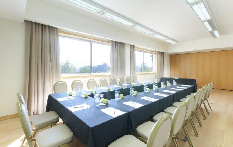 tryp-porto-expo-1lieu1salle-meetings.jpg