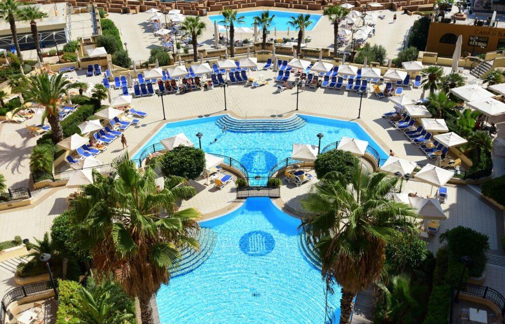 corinthia-hotel-george-bay-1lieu1salle-events.jpg