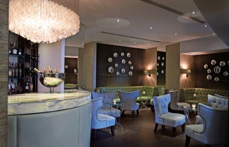 corinthia-hotel-george-bay-1lieu1salle-reunions.jpg