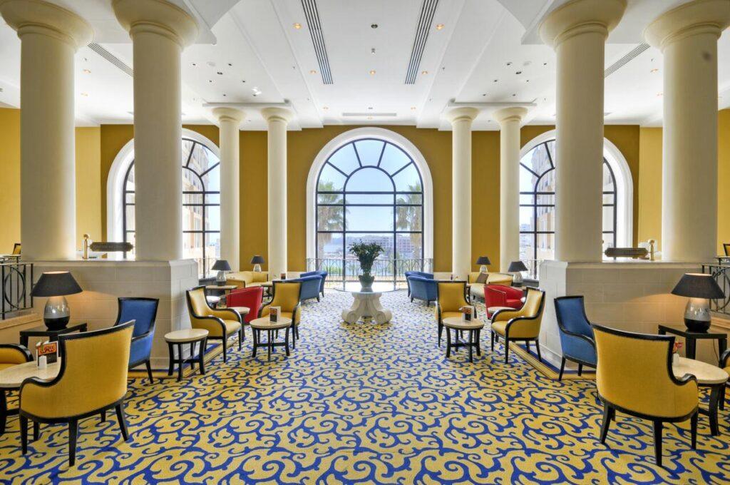 corinthia-hotel-george-bay-1lieu1salle-seminaire.jpg