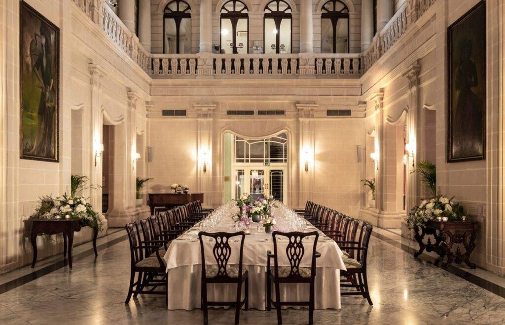 corinthia-palace-hotel-spa-1lieu1salle-conference.jpg