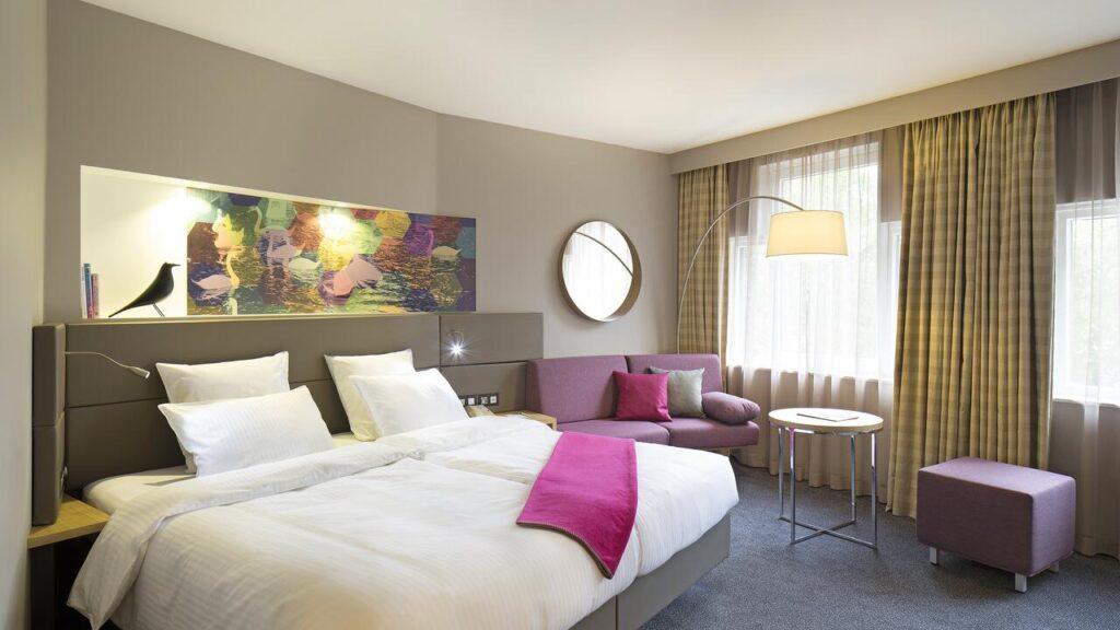 crowne-plaza-brugge-1lieu1salle-meeting.jpg