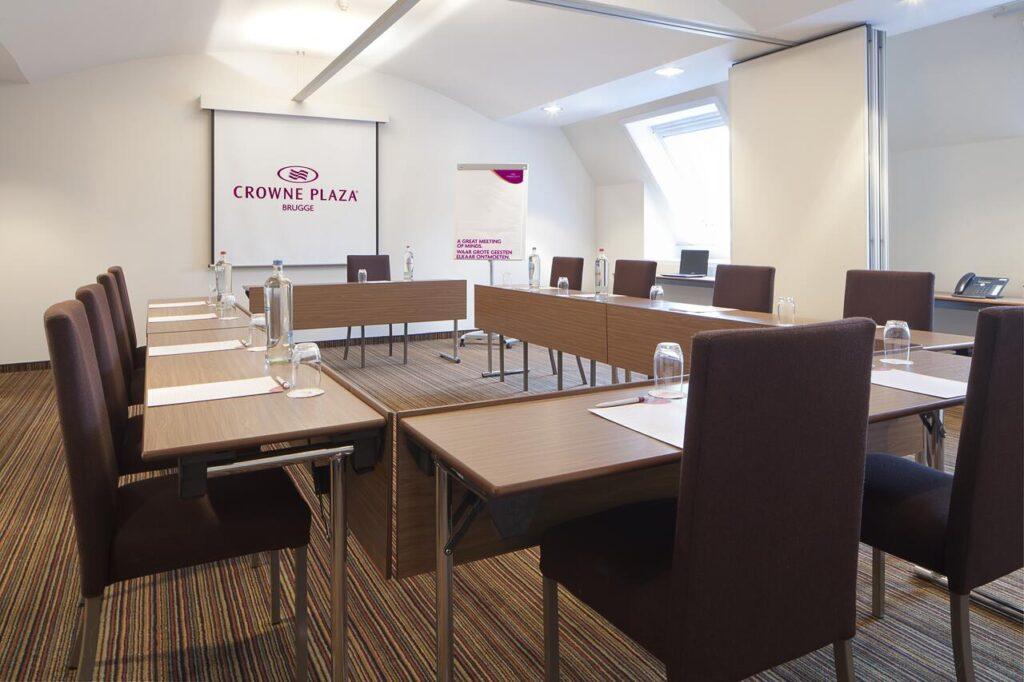 crowne-plaza-brugge-1lieu1salle-seminaire.jpg