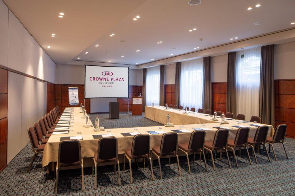 crowne-plaza-brugge-1lieu1salle-seminaires.jpg