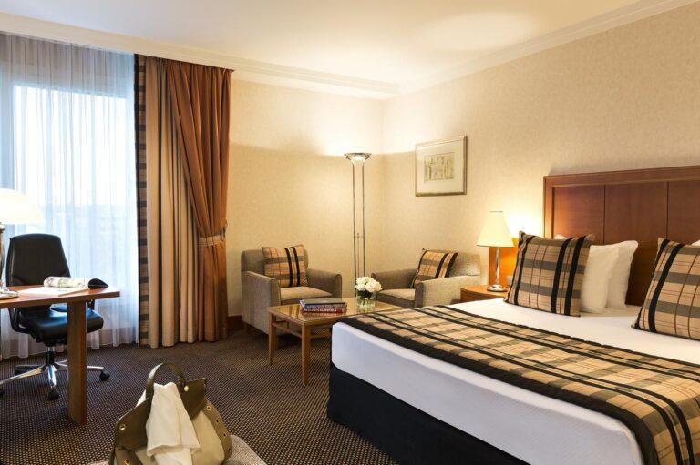 crowne-plaza-brussels-airport-1lieu1salle-seminaires.jpg