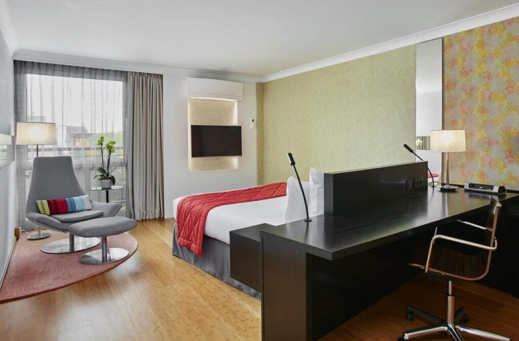 holiday-inn-brussels-airport-1lieu1salle-evenement.jpg