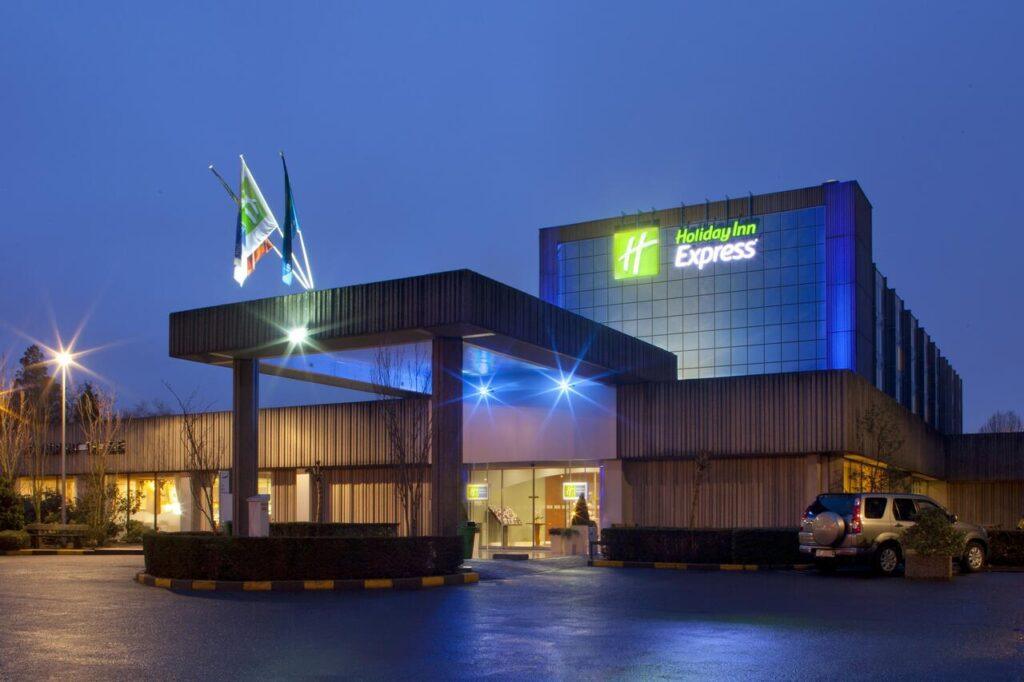 holiday-inn-express-gand-1lieu1salle-event.jpg
