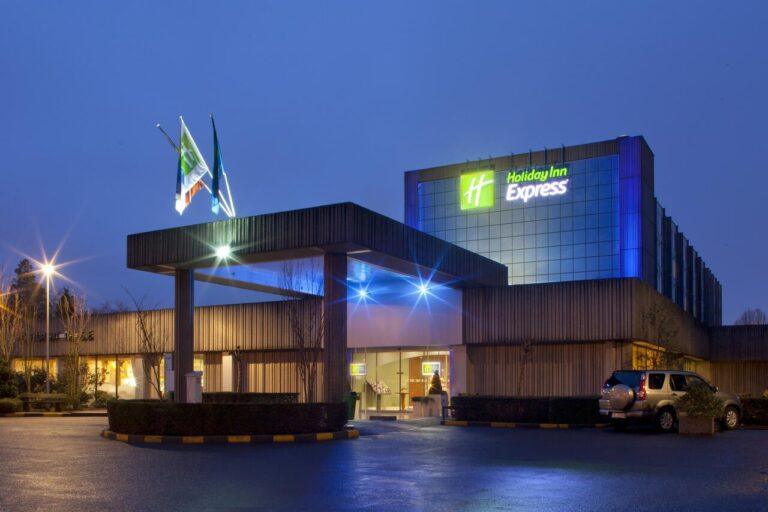 holiday-inn-express-gand-1lieu1salle-event.jpg