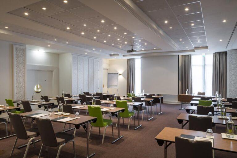 holiday-inn-hasselt-1lieu1salle-evenements.jpg