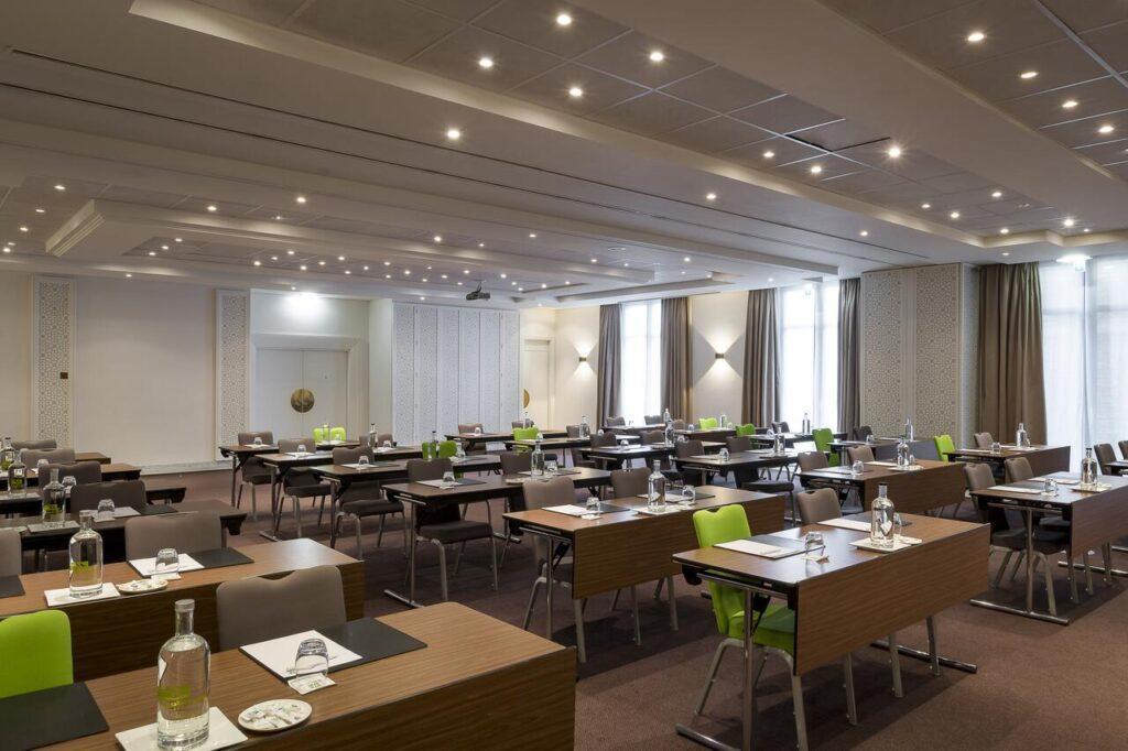 holiday-inn-hasselt-1lieu1salle-seminaires.jpg