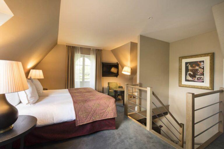 hotel-dukes-palace-1lieu1salle-meeting.jpg