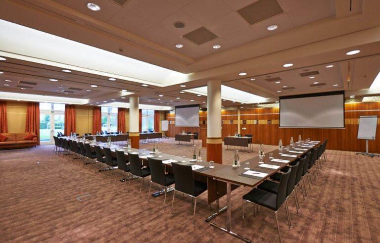 hotel-dukes-palace-1lieu1salle-meetings.jpg