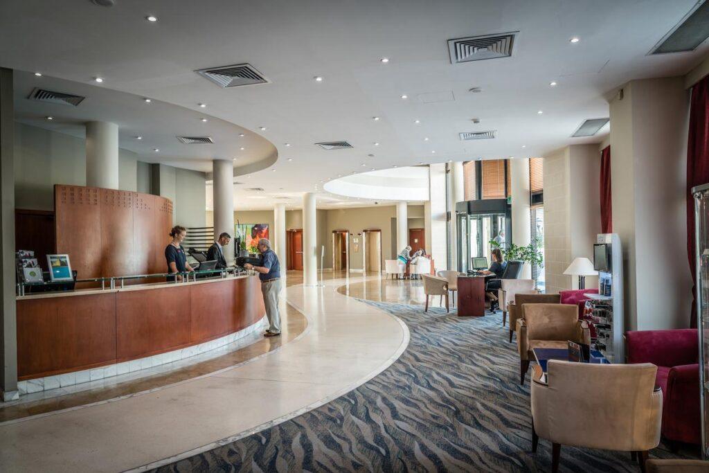marina-corinthia-beach-resort-1lieu1salle-meeting.jpg