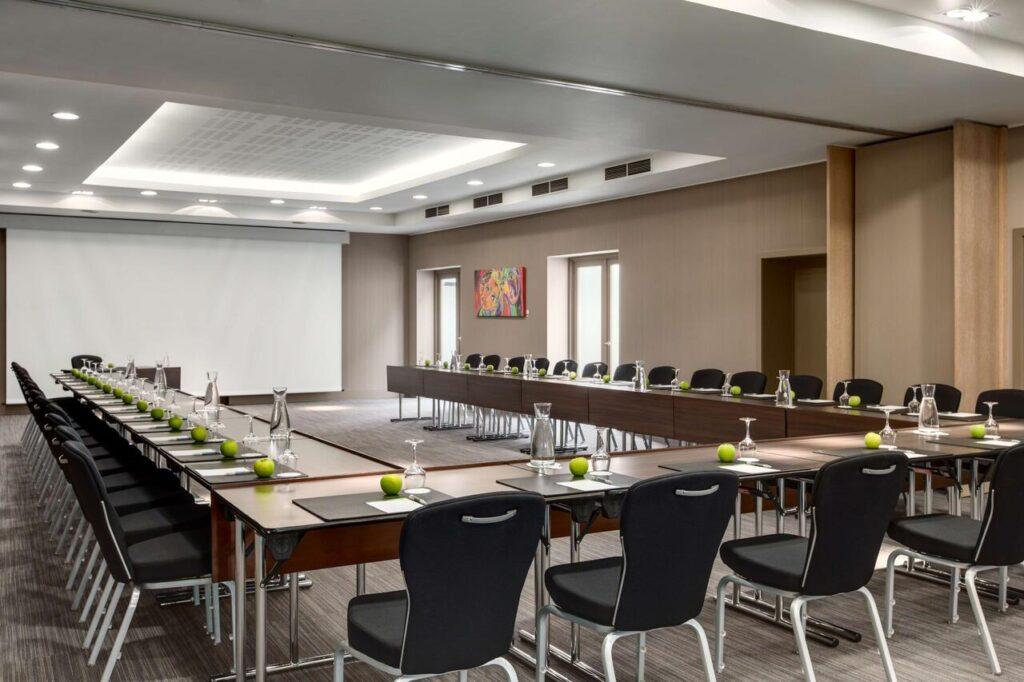 nh-brugge-hotel-1lieu1salle-conference.jpg