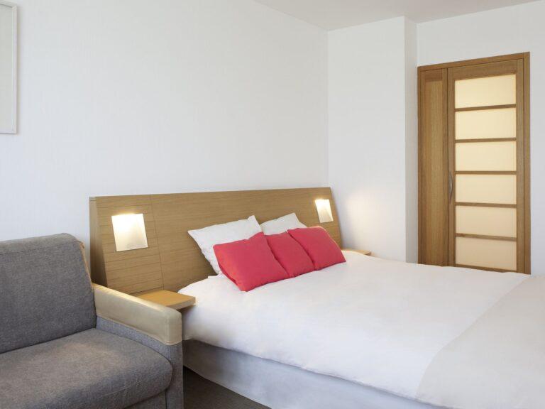https://www.accorhotels.com/1033