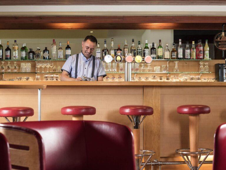 bar