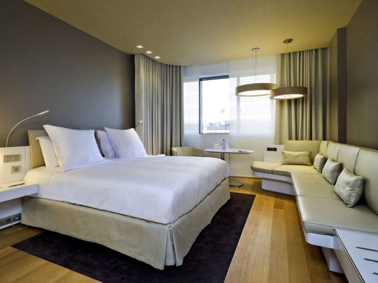 https://www.accorhotels.com/7431