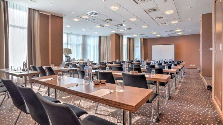 radisson-blu-balmoral-1lieu1salle-meetings.jpg