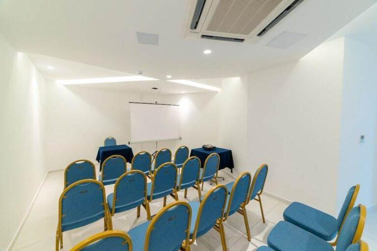 ramla-bay-resort-1lieu1salle-conferences.jpg