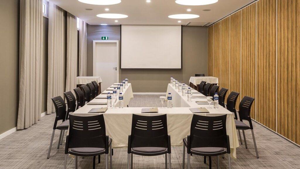 adriana-beach-club-albufeira-1lieu1salle-conference.jpg