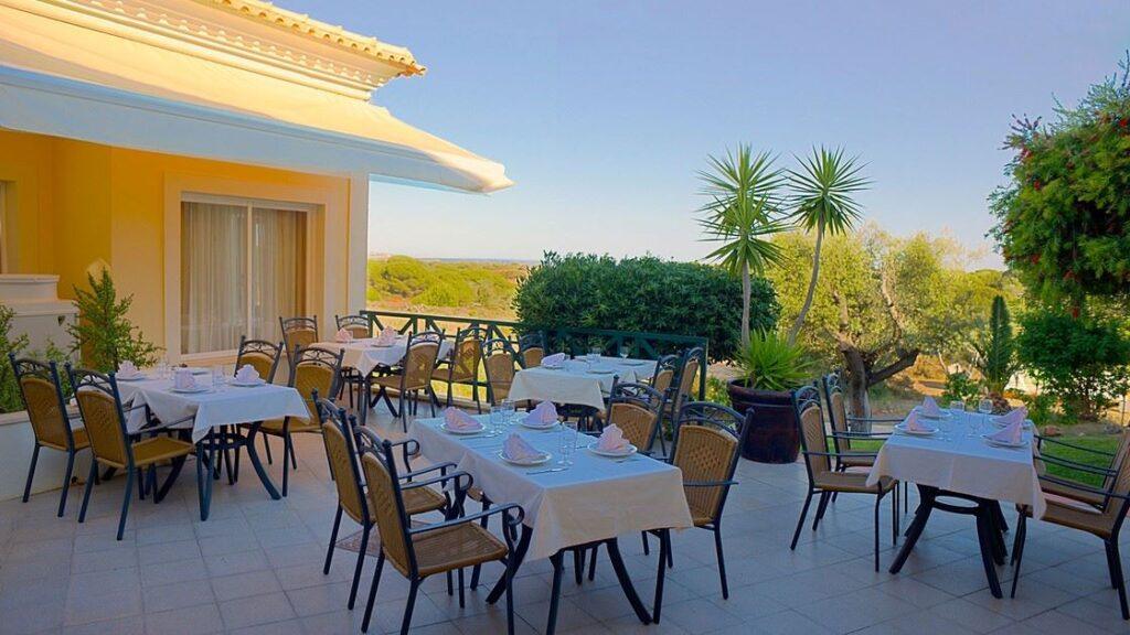 adriana-beach-club-albufeira-1lieu1salle-conventions.jpg