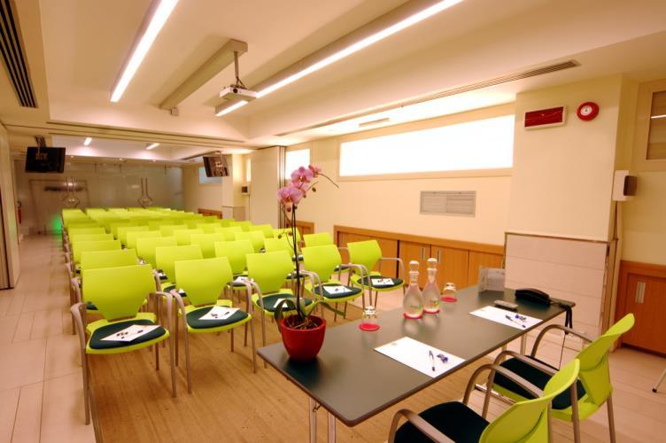 bw-globus-hotel-1lieu1salle-seminaires.jpg