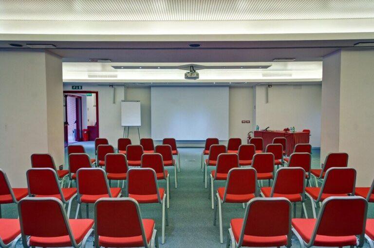 bw-hotel-i-triangoli-1lieu1salle-meeting.jpg