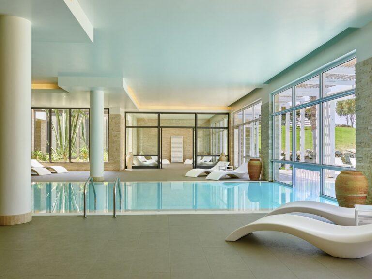 https://all.accor.com/8090