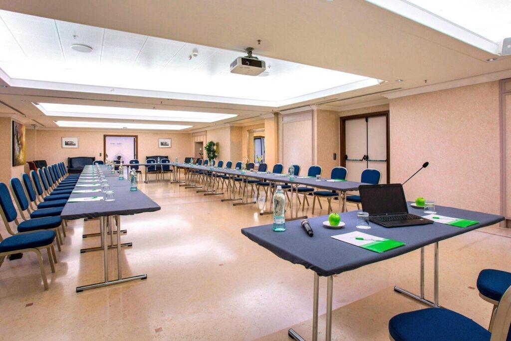 courtyard-rome-central-park-1lieu1salle-conferences.jpg