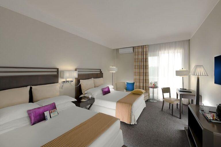 crowne-plaza-rome-st-peter-1lieu1salle-congres.jpg