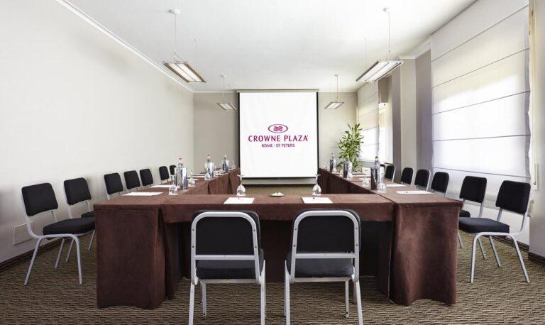 crowne-plaza-rome-st-peter-1lieu1salle-evenement.jpg