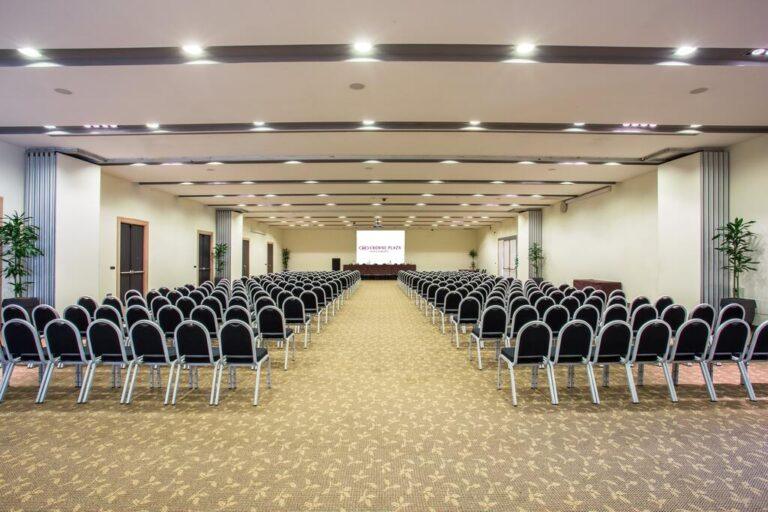crowne-plaza-rome-st-peter-1lieu1salle-reunions.jpg
