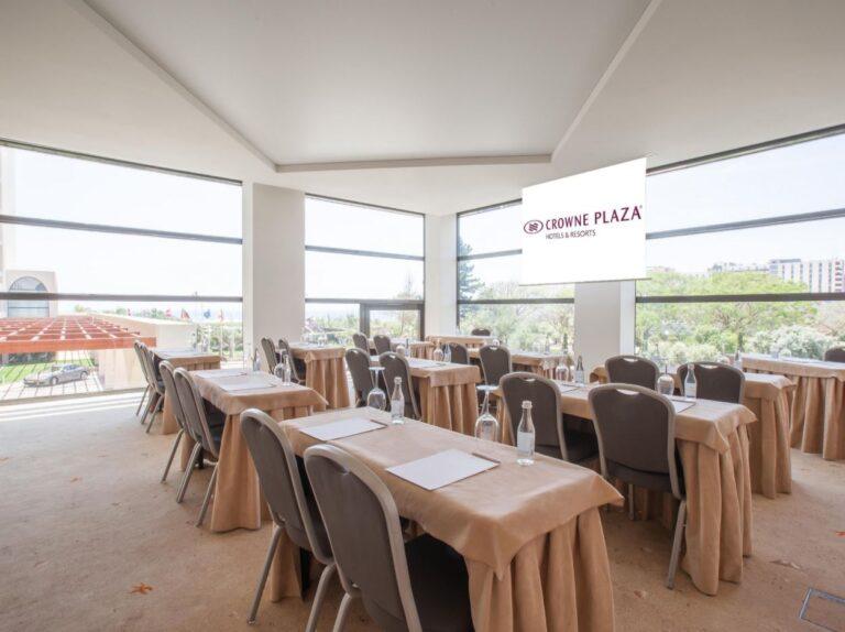 crowne-plaza-vilamoura-1lieu1salle-conferences.jpg