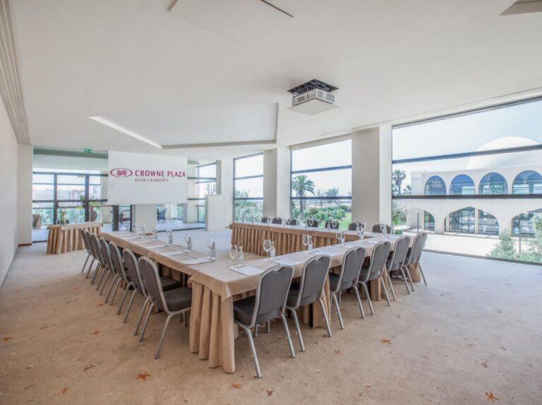 crowne-plaza-vilamoura-1lieu1salle-meetings.jpg