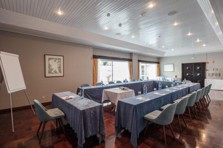 dona-filipa-hotel-1lieu1salle-conferences.jpg