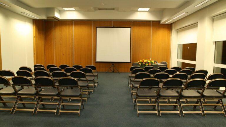eva-senses-hotel-1lieu1salle-conference.jpg